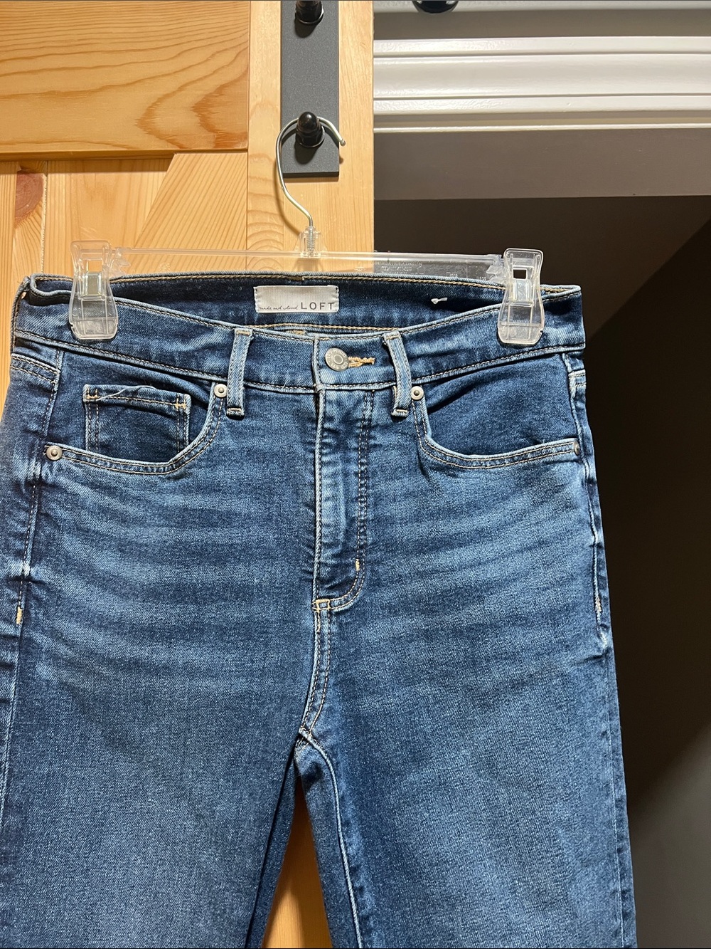 LOFT ladiesIndigo Skinny Jeans size 4